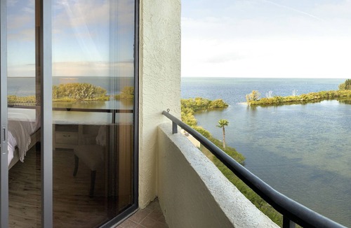 Hudson Condo | Endless Sunsets On Gulf Island