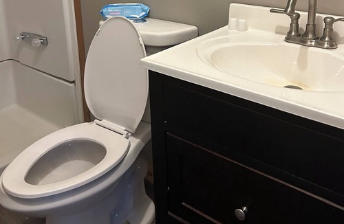 Fountain House | Enjoy green house cozy special space for vacation or stop traveling, away noise.