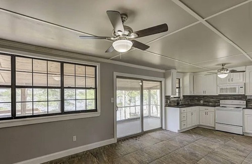 Sondheimer House | Enjoyable 2-bedroom house with AC lakeside at Eagle Lake!
