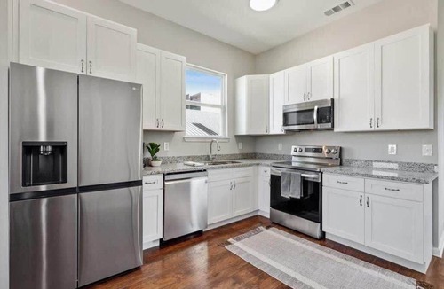Mid-City House | Enormous Colorful New 6br Pad w/Parking