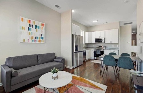 Mid-City House | Enormous Colorful New 6br Pad w/Parking