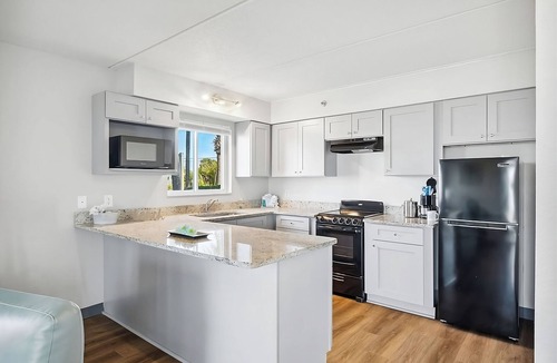 Fort Bay House | Ensuring a Very Comfortable & Memorable Stay! Free Parking, Outdoor Pool