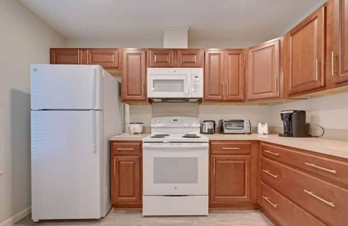 Clodine Condo | Entire Condo Terrace @ Bellaire & Kim Son next to park with pool, & tennis court