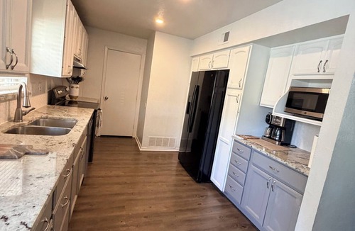 Allen House | Entire Home @ Allen TX: Beautiful & Comfortable 5BR with Pool – Sleeps 12