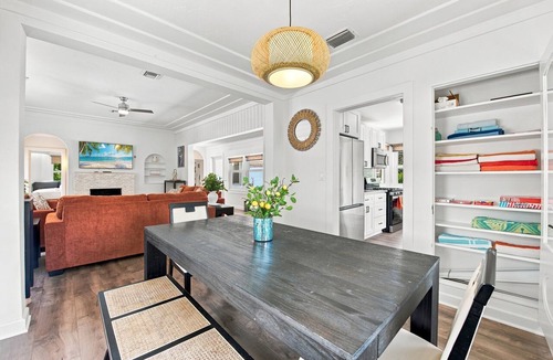 Pinewood Park House | Entire Property with Guest Home | Private Pool Oasis Near Downtown and Palm Beach! 3 Bedroom | 2 Bathroom