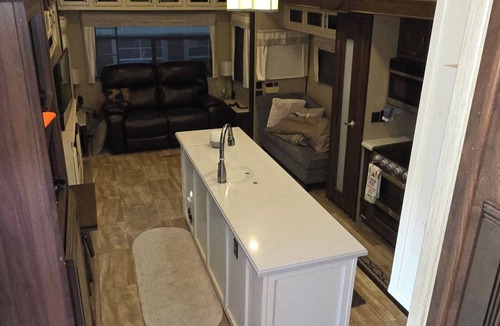 Milton House | Escape to a luxury 1BR/1BA 5th wheel. Full indoor/outdoor kitchen, & LOTS more!