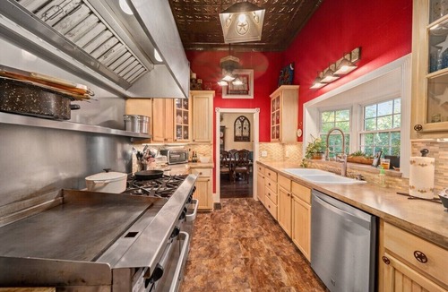 Mart House | Escape to Willow Springs Inn, Cozy Home with a View