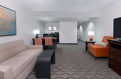 Park Central Hotel | Everything You Need For The Perfect Vacation! 2 Relaxing Units, Indoor Pool!