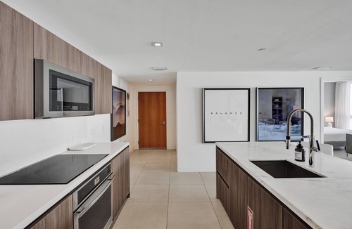 Central Beach Apartment | Exclusive Beachside Condo with 5-star Amenities