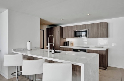 Central Beach Apartment | Exclusive Beachside Condo with 5-star Amenities