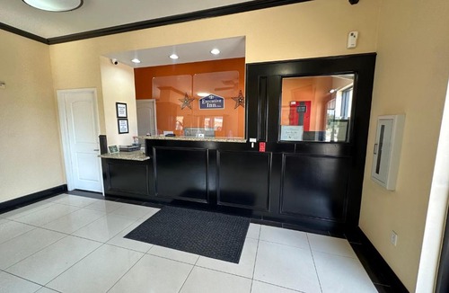 Pittsburg Hotel | Executive Inn and Suites