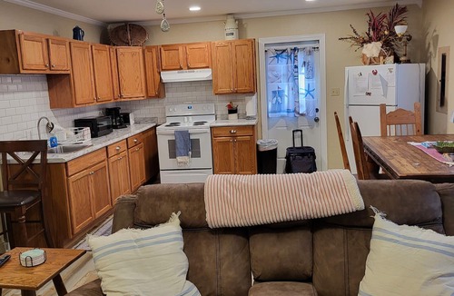 Panama City Cottage | Experience the local vibe of Panama City Beach ⛱️ in Historic St Andrew's Bay.