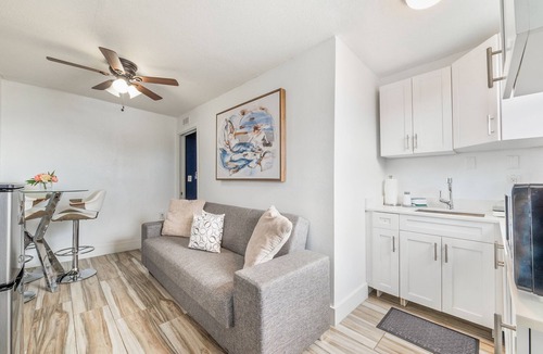 Ludlam Apartment | Eye-catching Miami Apartament/8 min to Airport
