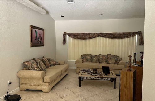 Jog Road House | Fabulous 5-bedroom bungalow, minutes from major highways and beach.