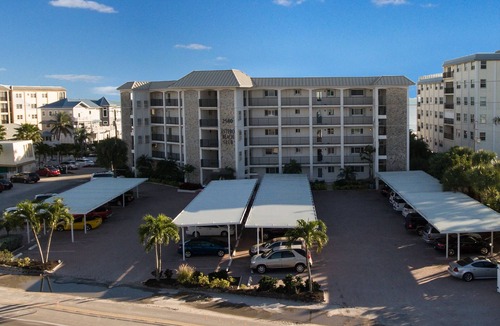 Fort Myers Beach Condo | Fabulous Views at this Beachfront Paradise Vacation Rental - Close to Everything