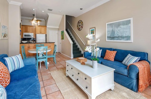 Truman Annex Condo | ~FAIR WINDS @ THE FOUNDRY~ Frolic on Duval St then unwind in the shared pool!