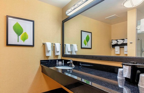 Columbus Hotel | Fairfield Inn & Suites Columbus