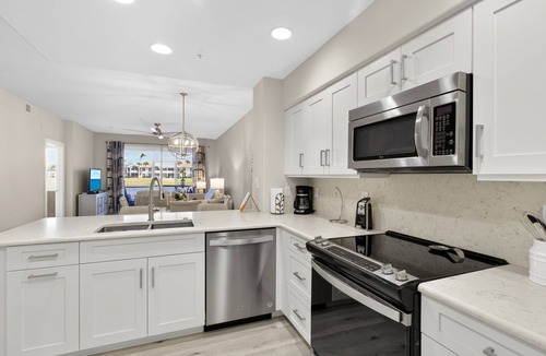 Tropical Cove Condo | Fairway Reflections at Lexington CC Golf Village