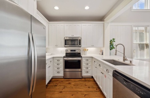Watercolor House | Fall Availability! 72 Buttercup ~ Location! Location! Steps to Beach & Beach Club! Weber Grill!