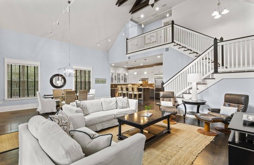 Forest District House | Fall Dates Available! Gourmet Chef's Kitchen! Multiple Porches! Includes 4 Bikes!