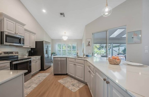 Crown Pointe House | Families-private heated pool & hot tub-pickle ball