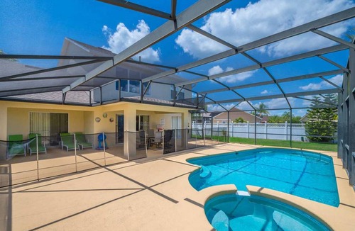 Crescent Lakes House | Family Affair Villa