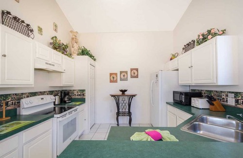 Crescent Lakes House | Family Affair Villa