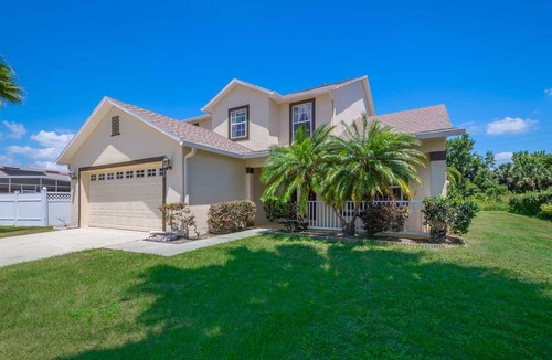 Crescent Lakes House | Family Affair Villa