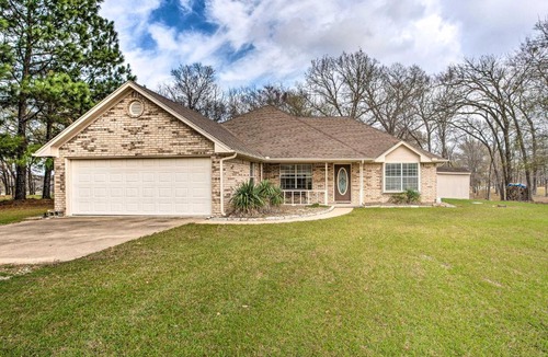 Alba House | Family Alba Home w/Boat Dock on Lake Fork!