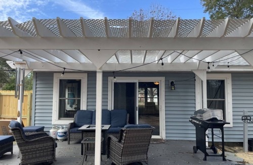 Gulf Breeze House | Family cottage by boat launch, minutes to Navarre or Pensacola Beach!