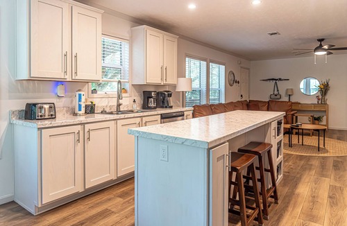Gulf Shores House | Family & Dog Friendly -Fenced Yard - Minutes to Gulf Beaches