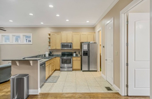 Crescent Beach House | Family Friendly Beach Home, 4 Bed 4 Bath, Sleeps 12! Walk to Beach! Pool! 🇺🇸🇺🇸🇺🇸