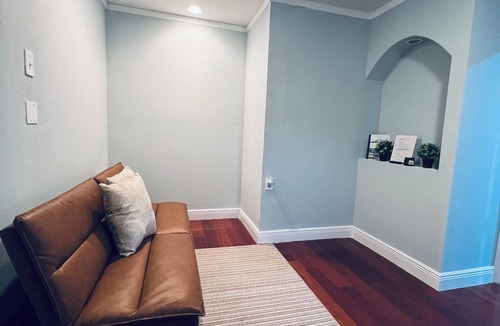 Carrollwood House | Family-Friendly 2BR Stay Near Busch Gardens & Tampa Attractions