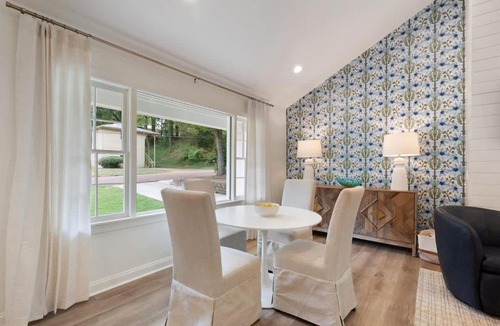 Oxford House | Family Friendly 4BR Oxford Home Near The Square