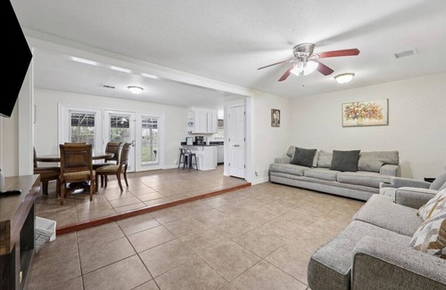 Bridge City House | Family-Friendly Bridge City Stay — 3 Bedrooms
