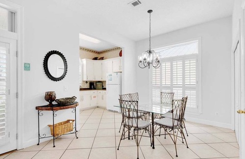 Avalon Beach Estates House | Family Friendly Home w/Private Beach Access + Hot Tub Access ~ Coastal Cottage, Maravilla