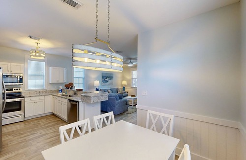 Port St. Joe Cottage | Family-Friendly Home with Shared Hot Tub - Beach Access 1 Mile Away
