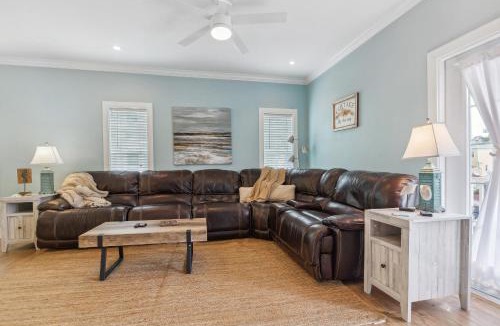 Ono Island House | Family-Friendly Pensacola Home < 1 Mi to Beach!