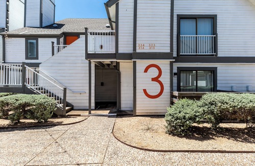 Braeswood Place Apartment | Family Friendly Retreat near Med Center NRG Stadium Perfect for Your Getaway