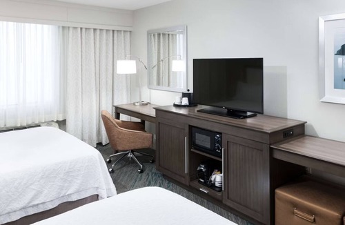 Downtown Fort Lauderdale Hotel | Family-friendly Stay | Free Breakfast | Outdoor Pool | Pets are Welcome