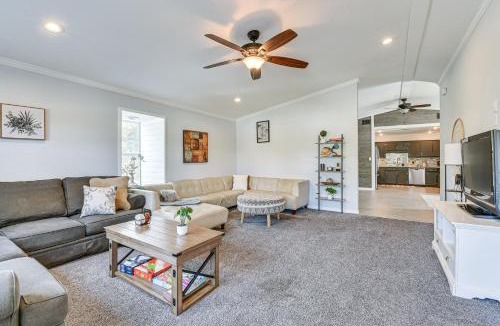 Wright House | Family-Friendly Duplex 6 Mi to Fort Walton Beach!