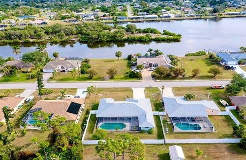 Port Charlotte House | Family Fun By Gulf Beaches ~Fishing ~Heated Pool ~King Suite ~Shelling ~Golfing