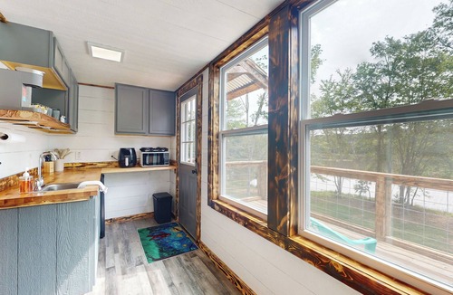 Cedar Bluff House | Family Fun! Riverside Home w/Fire Pit