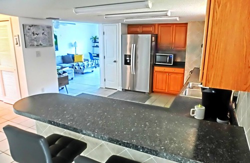 Weeki Wachee Gardens House | Family & Pet-Friendly Weeki Wachee Home w/Kayaks, Games & Firepit