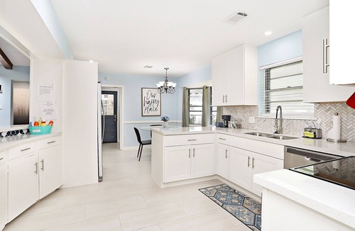 Barker House | Family Ready Spacious Retreat - 4BR, Sleeps 8, Pet Friendly with Gazebo