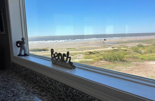 Grand Isle House | Family Tides - Beachfront - Island Realty