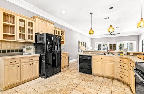 Village of Sugar Beach House | Family Villa with Sun Deck, Patio, Private Pool, Grill - Full Kitchen + WiFi