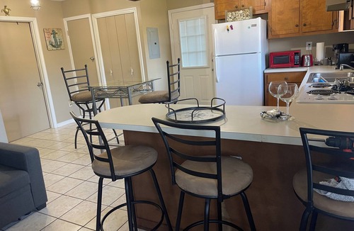 Gulfport Cottage | Fantastic cottage with AC in charming Gulfport. Pet friendly, Location location