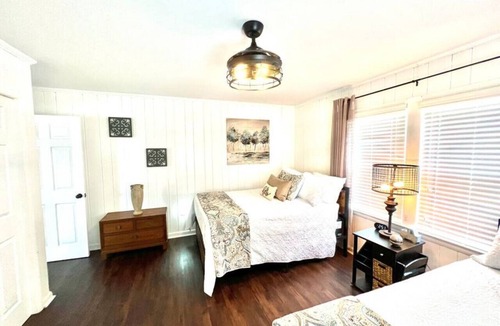 Abbeville Condo | Farmhouse At The Quadruplex; beautiful, spacious