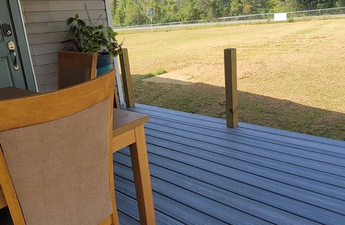 Cottondale House | Farmhouse room 15minutes to, caverns state parkn Falling waters chipley Florida